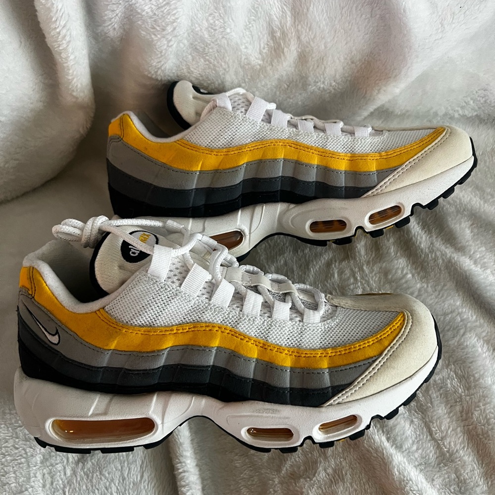 NWOT Nike AirMax